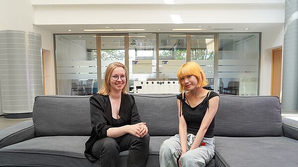 Eileen Wemmer und Houzhi Ke forschen gemeinsam am inIT zu Human-AI Interaction und der Rolle menschlicher Anstrengung in technologischen Anwendungen.